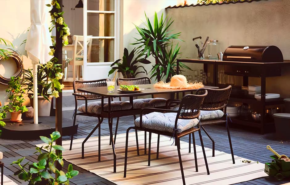 BBQ & Dining Area